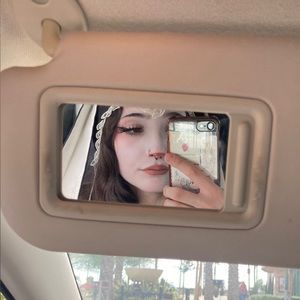 Meet your Posher, Leslie